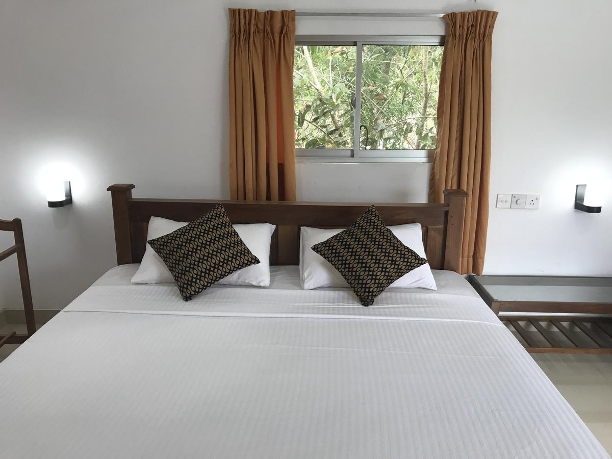Deshani Holiday Inn Дамбулла Екстер'єр фото