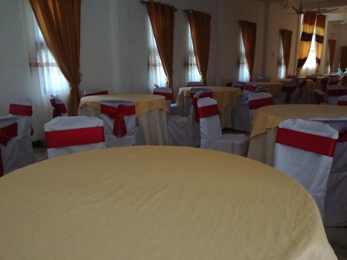 Deshani Holiday Inn Дамбулла Екстер'єр фото