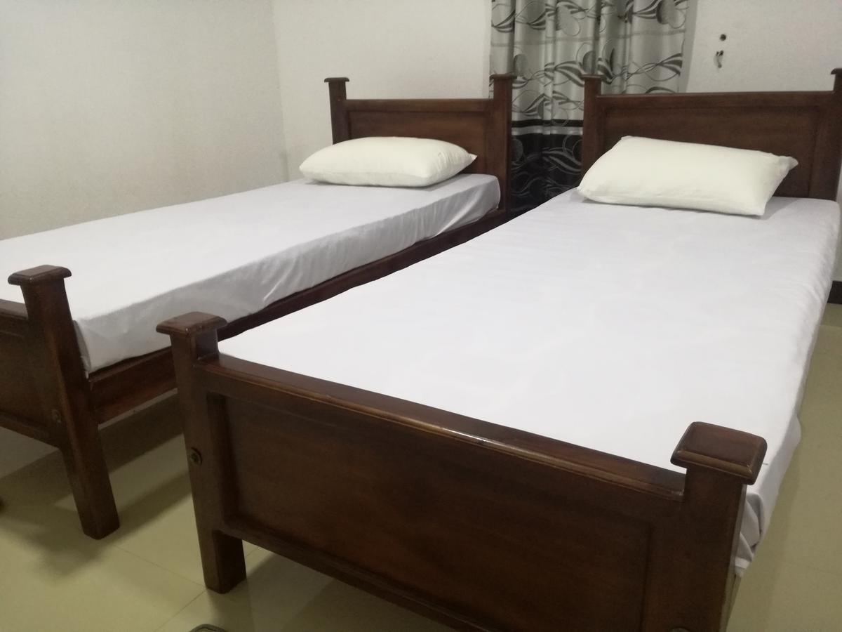 Deshani Holiday Inn Дамбулла Екстер'єр фото