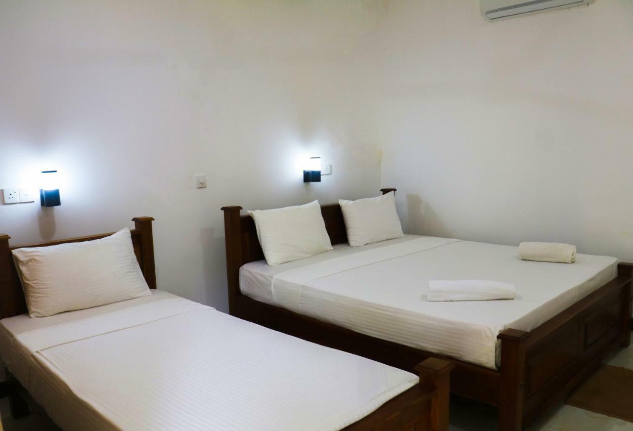 Deshani Holiday Inn Дамбулла Екстер'єр фото