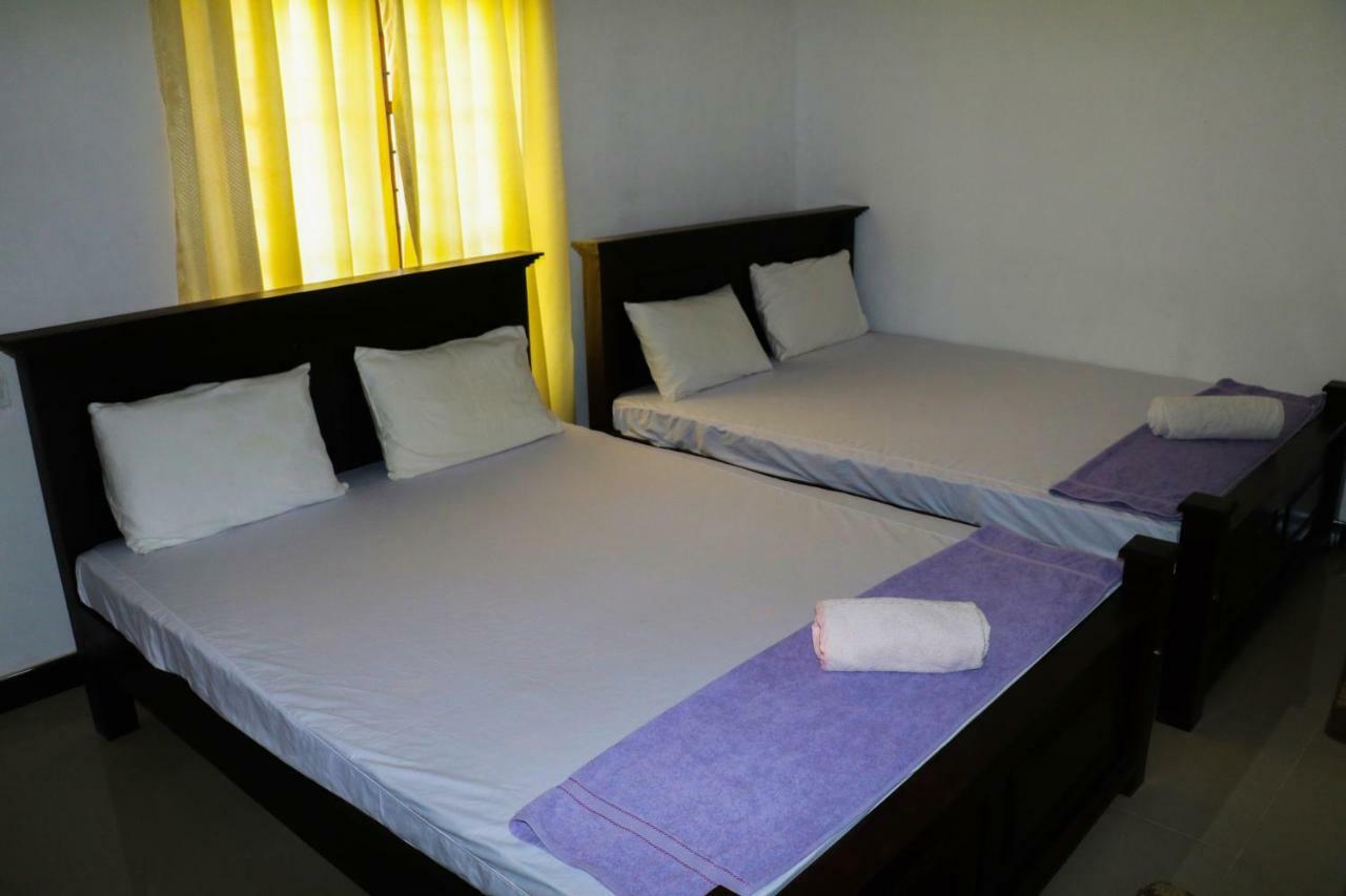 Deshani Holiday Inn Дамбулла Екстер'єр фото